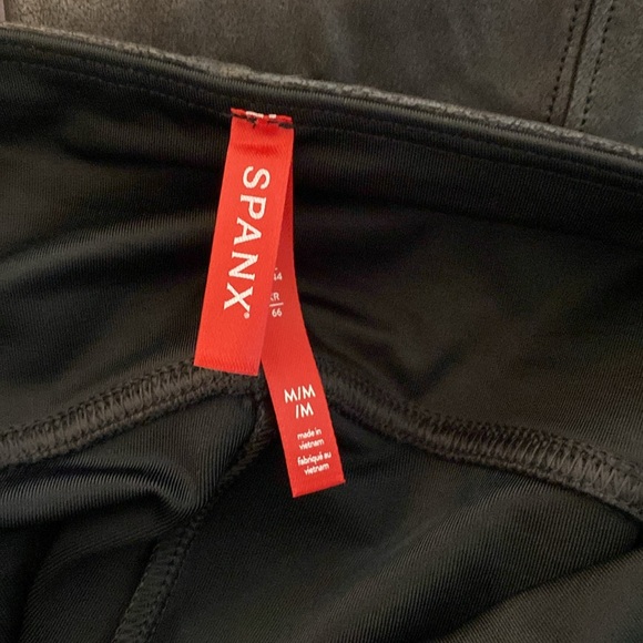 Spanx Faux Leather Legging Full Length Size Medium - Picture 3 of 3